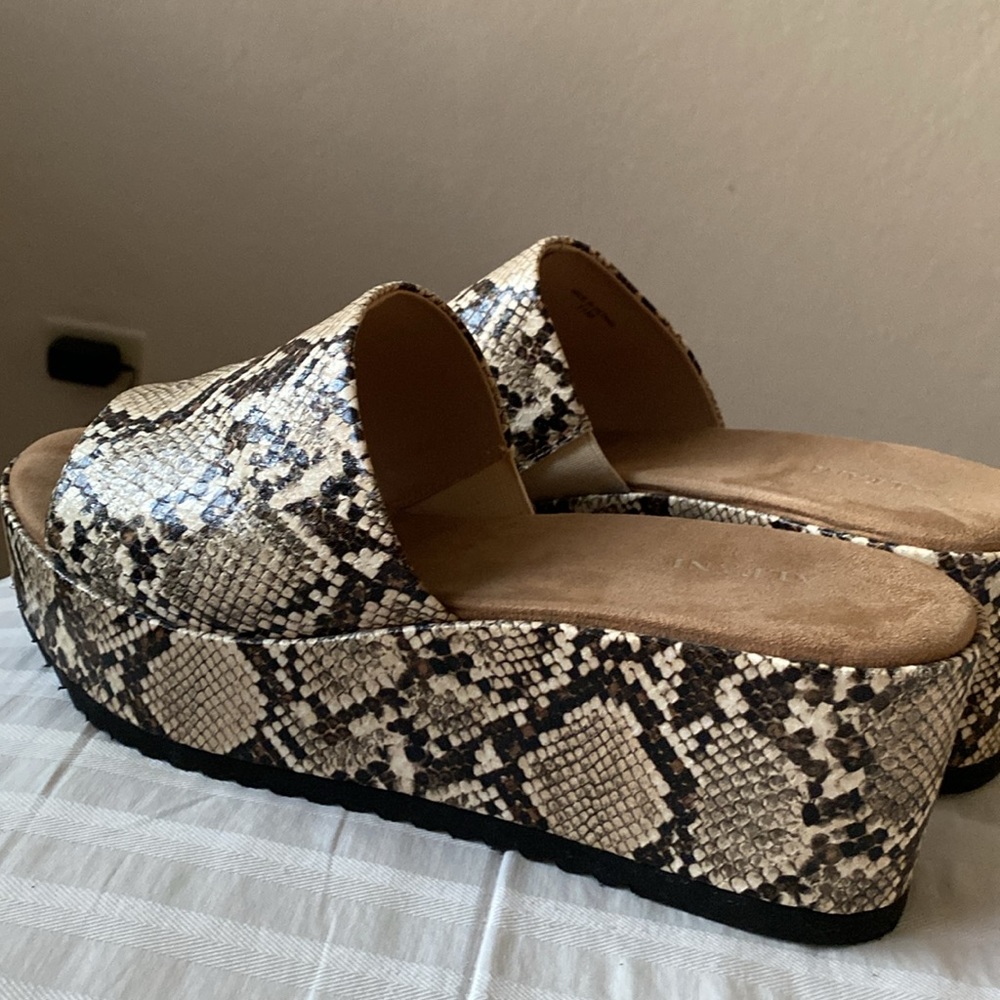 Sandals - Picture 3 of 3